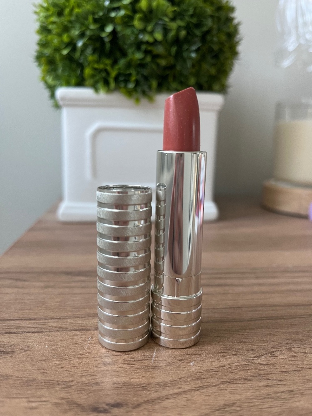Clinique Strawberry Ice Dramatically Different Lipstick Shaping Lip
